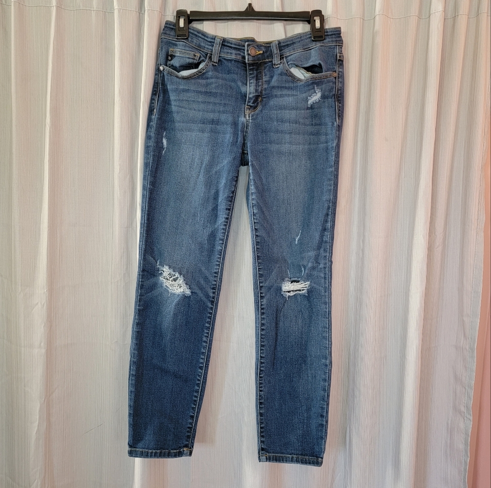 Judy Blue relaxed fit distressed jeans 9/29